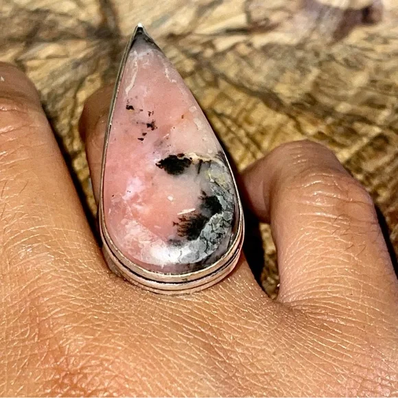 Teardrop Pink Peruvian Opal Ring Size 7 - Picture 7 of 9